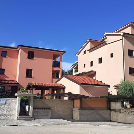 Apartments Marina-Mare Poreč Eksteriør bilde